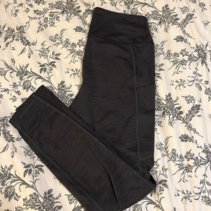 American Eagle leggings with pockets.